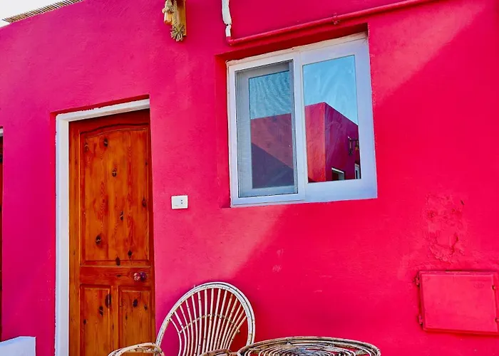 Shark House Szálloda 4*