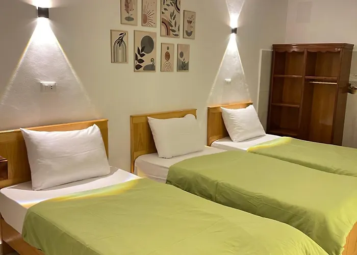Shark House Szálloda 4*